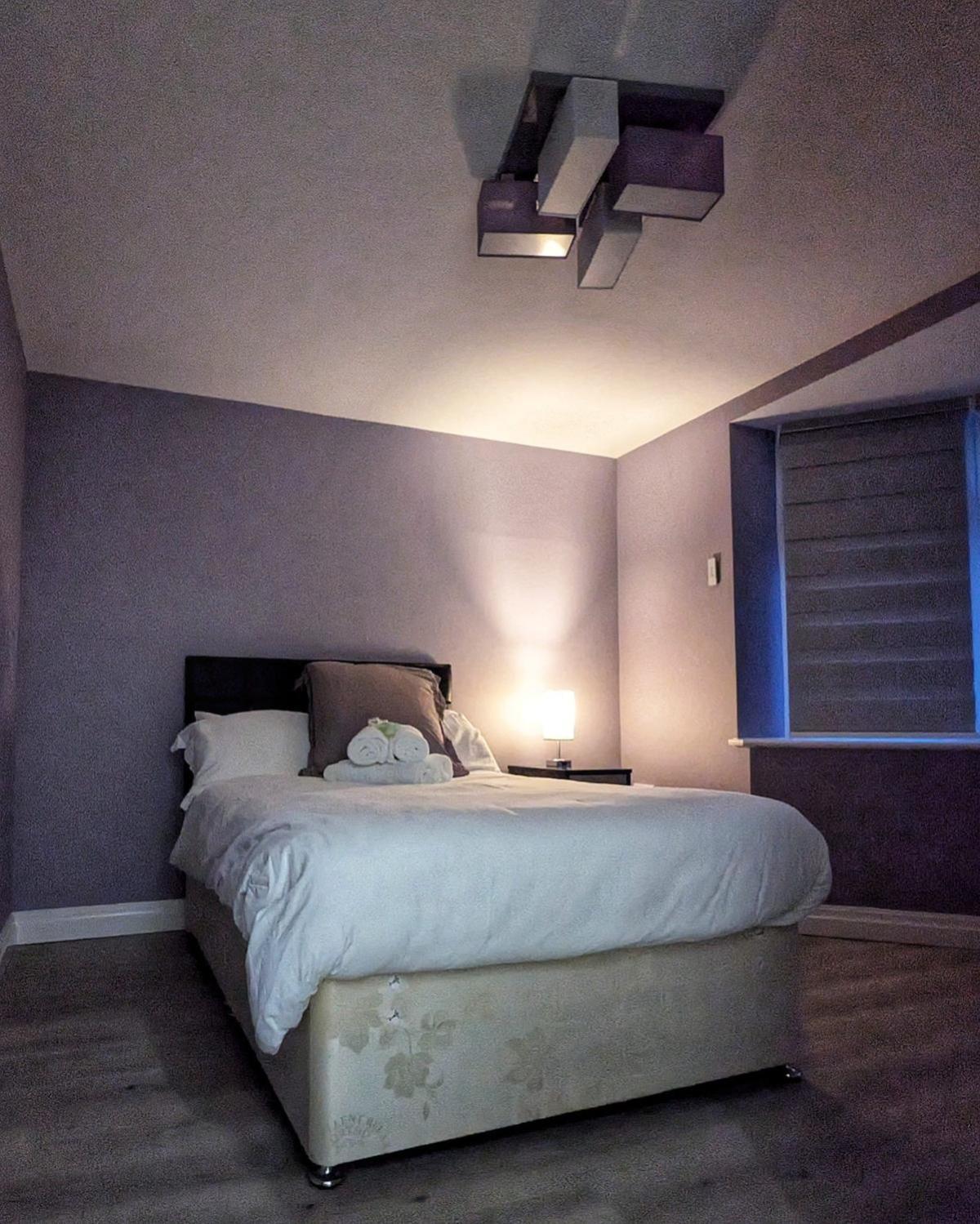 Beautiful 5 Bedroom Home Sleeps 12 People In Manchester Luaran gambar